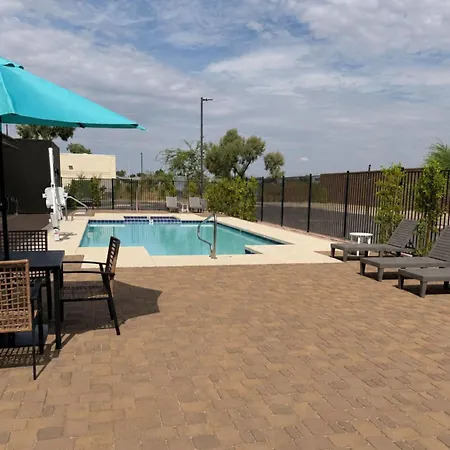 La Quinta Inn & Suites By Wyndham Phoenix West Glendale