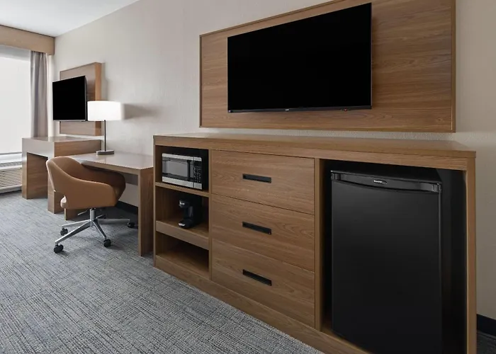 Hotel La Quinta & By Wyndham West Glendale 2*