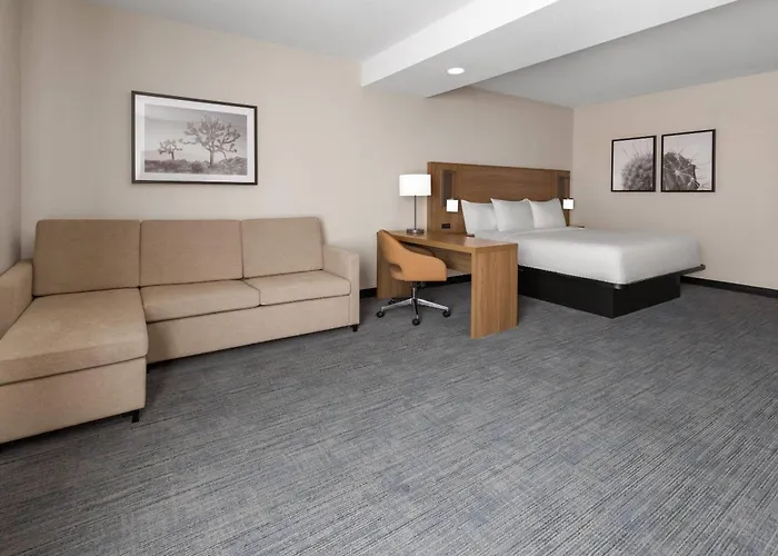 La Quinta & By Wyndham West Glendale 2*